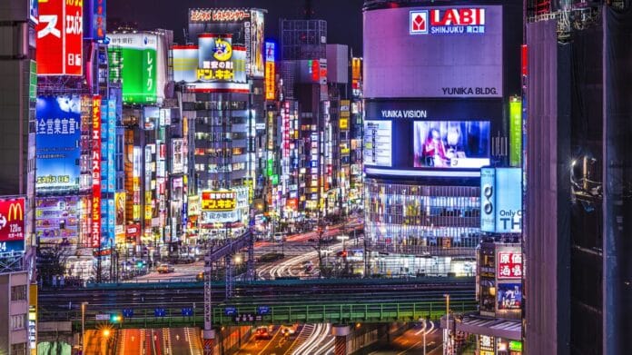 Qué Ver en Shinjuku: Secretos del Distrito Que Nunca Duerme