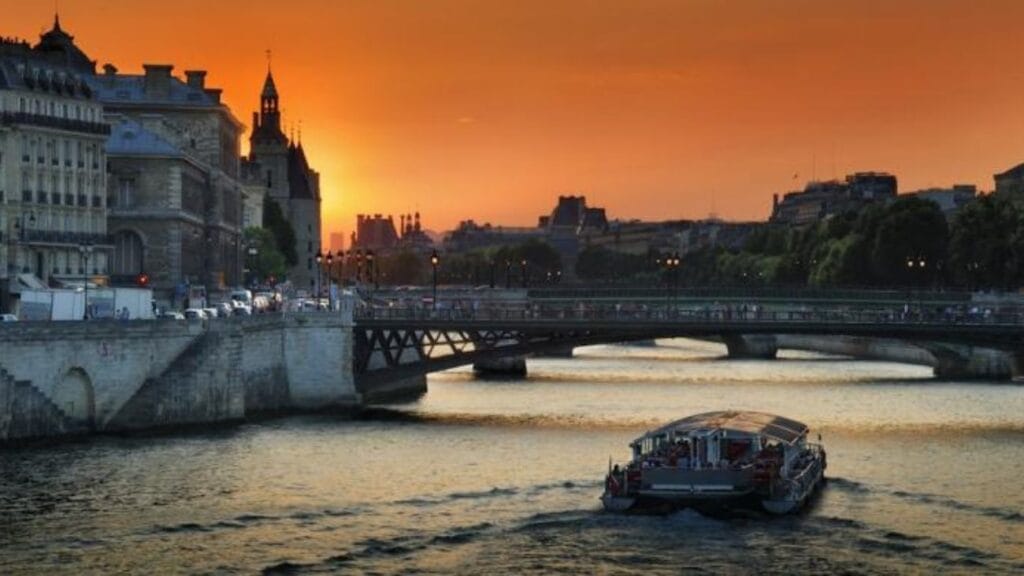 bateau por el sena