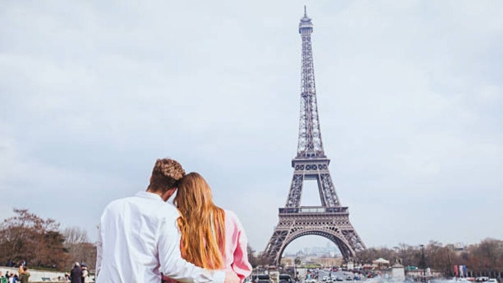 Los lugares más románticos de París torre eiffel