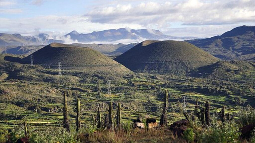 valle de los volcanes peru