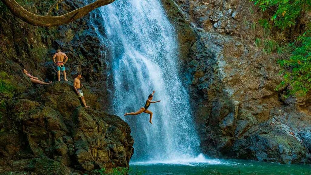 catarata montezuma