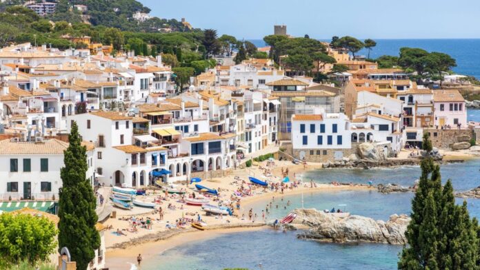 Escápate en Semana Santa al pueblo con la playa más bonita de España según National Geographic