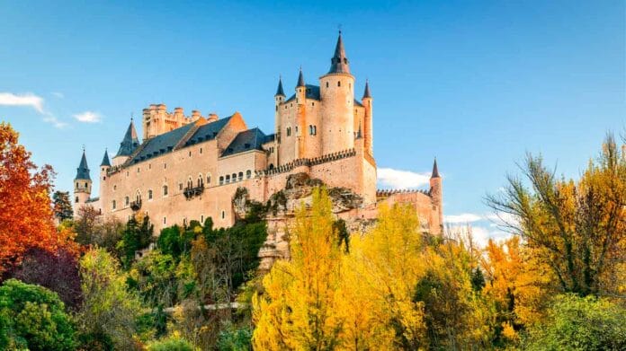 Visita el Alcázar de Segovia: el castillo que inspiró a Disney en Blancanieves