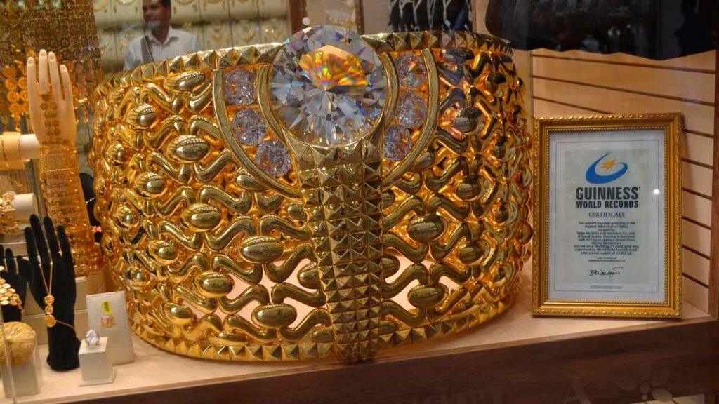 anillo oro mas grande mundo