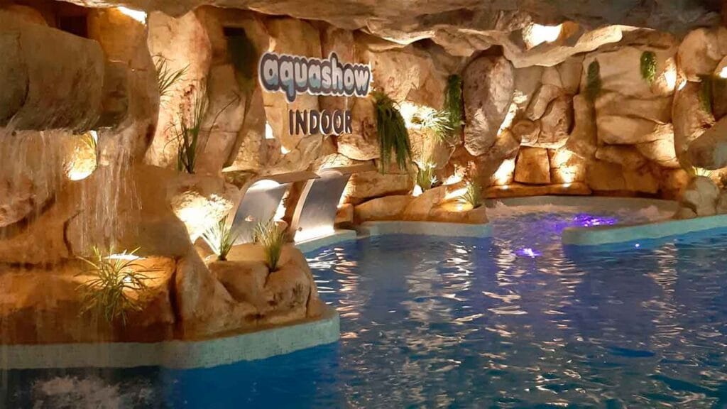 aquashow indoor piscina