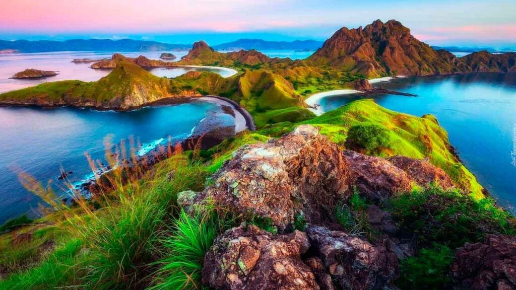 parque nacional komodo indonesia