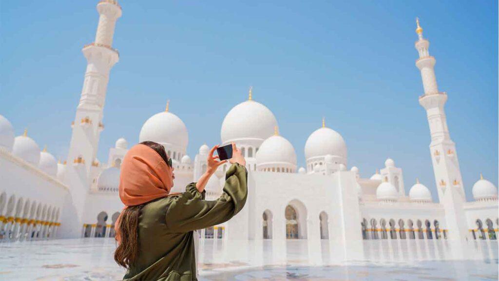 abaya dress code abu dabi