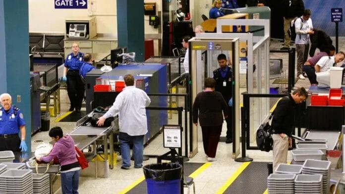 Se intensifican los controles sobre el dinero en efectivo que llevan los pasajeros en vuelos nacionales e internacionales