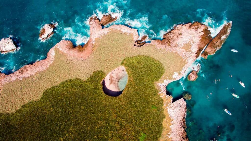playa escondida islas marietas desde arriba