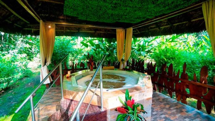 Retírate en un spa de la selva: el nuevo turismo wellness que arrasa en México