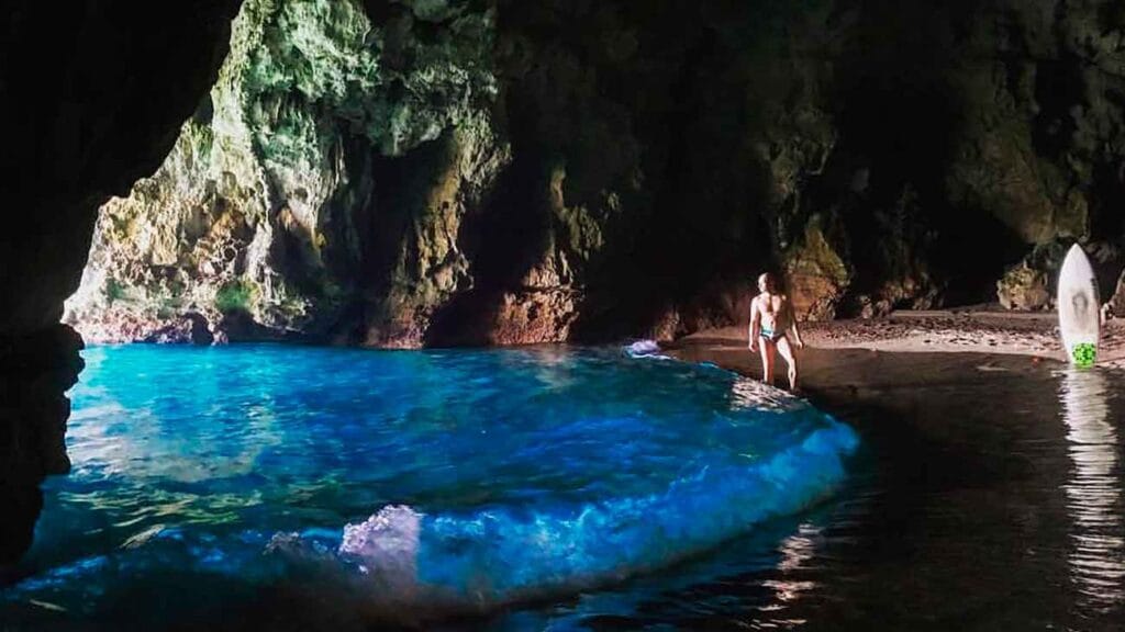 cova del llop mari l hospitalet de i Infant playa cueva