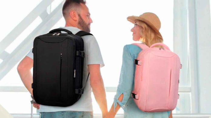 Se acabó facturar maletas: Así es la mochila de cabina superventas de Amazon que está de moda entre los viajeros lowcost