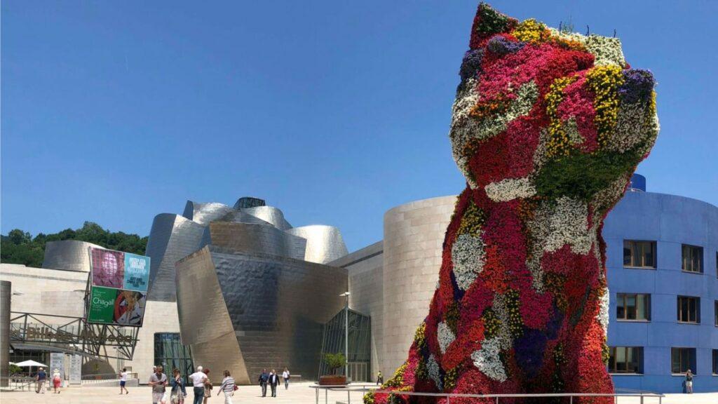 Museo Guggenheim de Bilbao perro de flores