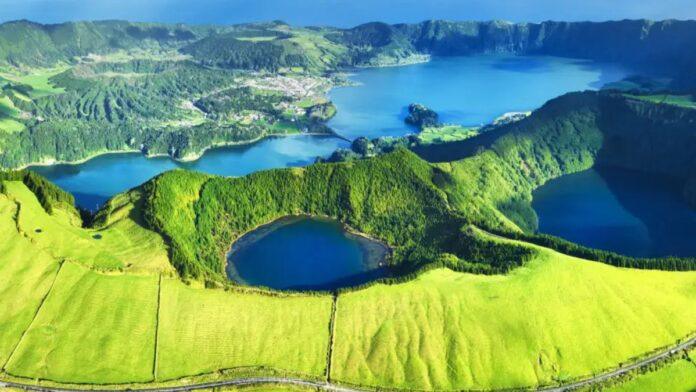 Laguna de Sete Cidades en las Azores, el llamado Hawái europeo con cráter volcánico y lagos verdes y azules